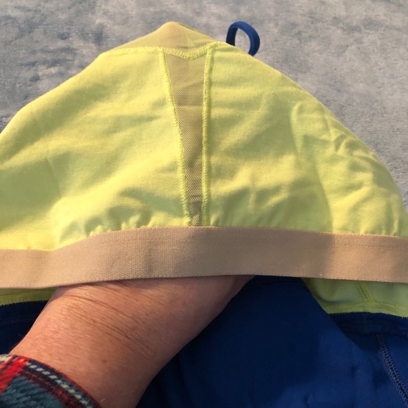 Lululemon high neck tank - Picture 9 of 9